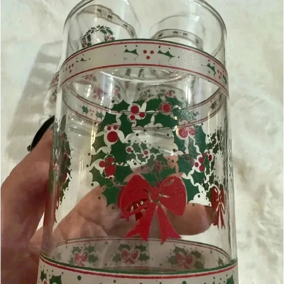 Vintage Indiana Glass Wreath Christmas Glasses - Picture 3 of 10